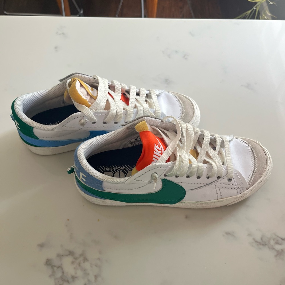 Women's Nikes Size 8
